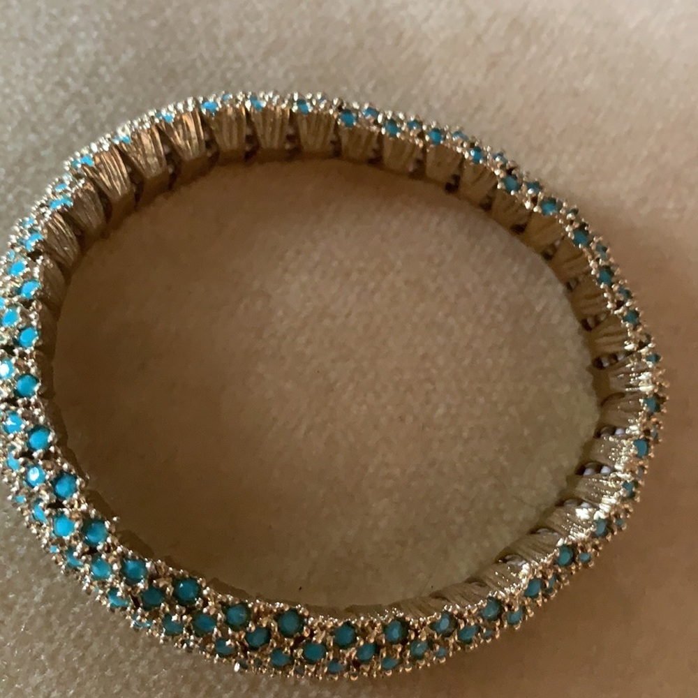Beautiful turquoise and gold stretch bracelet - Picture 2 of 2